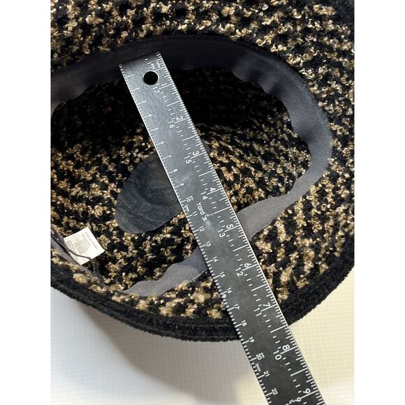 Betmar Cloche Hat One Size New York Willow Knit Boucle Bucket Flower Black Brown - Picture 9 of 9